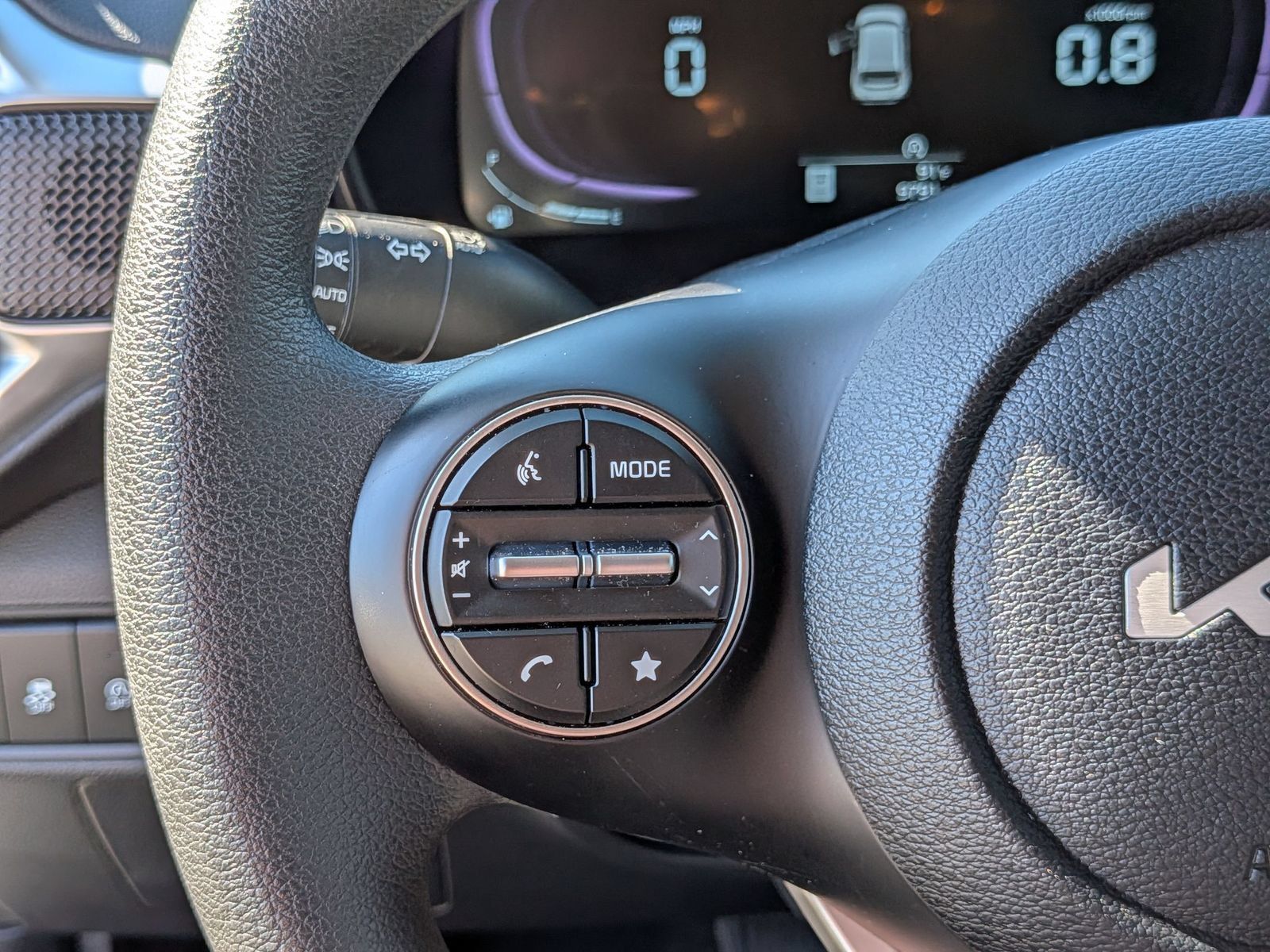 Used 2025 Kia Soul LX FWD image 18