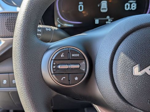 Used 2025 Kia Soul LX FWD image 18