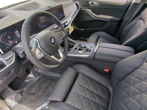New 2025 BMW X7 xDrive40i w/ Premium Package image 18