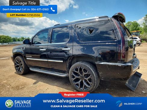 Used 2007 Cadillac Escalade AWD w/ Climate Package image 3