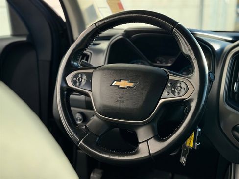 Used 2017 Chevrolet Colorado Z71 w/ Z71 Midnight Edition image 14
