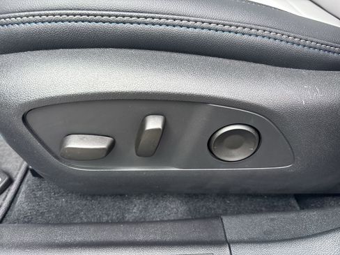 New 2026 Chevrolet Equinox EV LT image 15