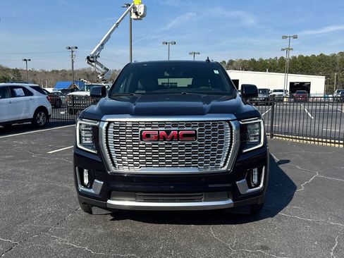 Used 2023 GMC Yukon XL Denali image 3