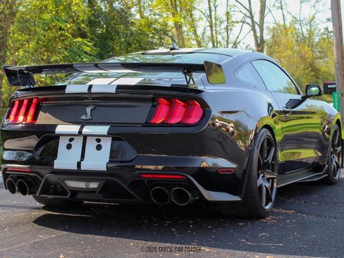 Used 2022 Ford Mustang Shelby GT500 w/ Carbon Fiber Track Pack image 8