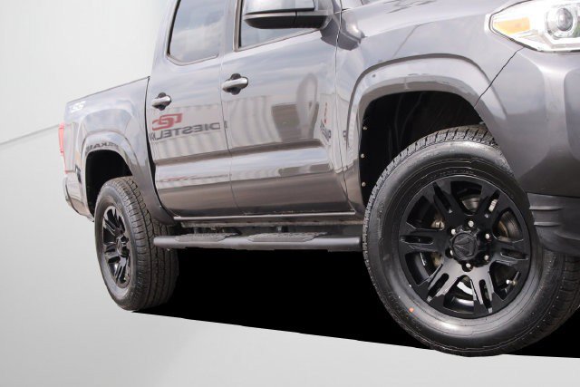 Used 2021 Toyota Tacoma SR w/ SR Convenience Package RWD image 3