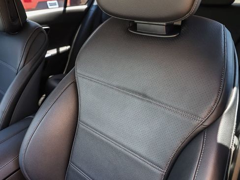 Used 2022 Mercedes-Benz C 300 Sedan image 26