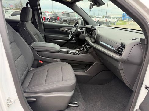 Used 2025 Chevrolet Traverse LT w/ Midnight/Sport Edition FWD image 57