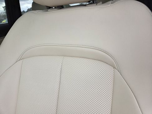 New 2025 Jeep Grand Cherokee Limited w/ Luxury Tech Group II image 15