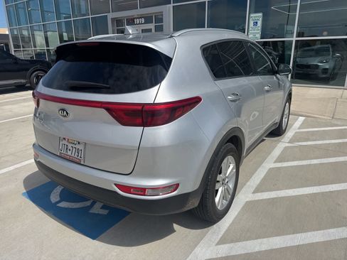 Used 2017 Kia Sportage LX w/ LX Popular Package image 6