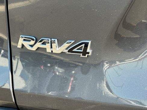 Certified 2020 Toyota RAV4 XLE w/ Convenience Package AWD/4WD image 27