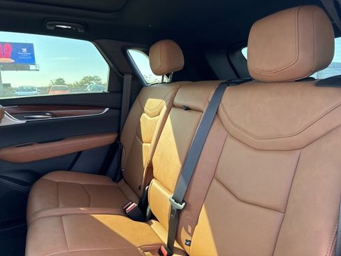 Used 2021 Cadillac XT5 Premium Luxury image 12
