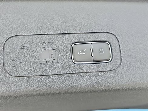 New 2025 Lincoln Aviator 2WD w/ Equipment Group 101A image 30