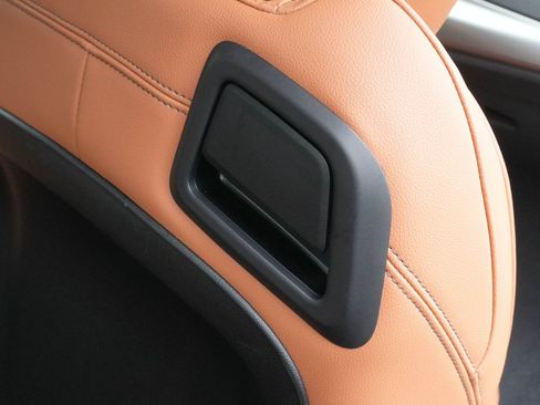 Used 2025 BMW M240i Coupe RWD image 32