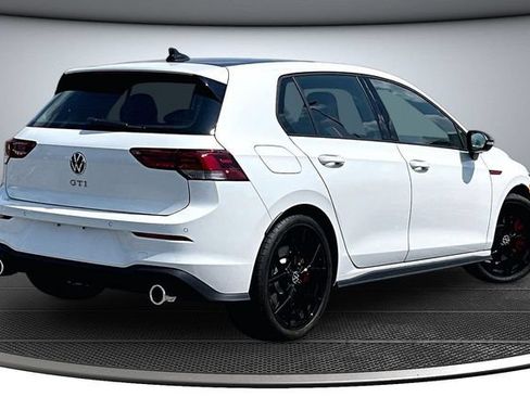 Used 2024 Volkswagen GTI SE w/ MDO Package FWD image 6