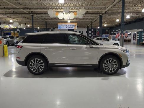 Used 2023 Lincoln Corsair Reserve AWD/4WD image 5