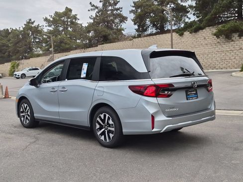 New 2026 Honda Odyssey EX-L image 9