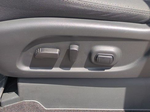 Certified 2024 Nissan Titan SV w/ SV Convenience Package RWD image 17