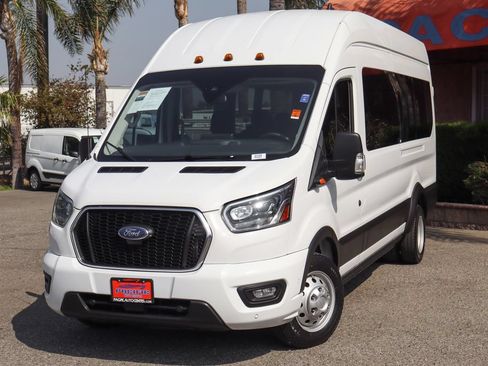 Used 2023 Ford Transit 350 XLT RWD image 4