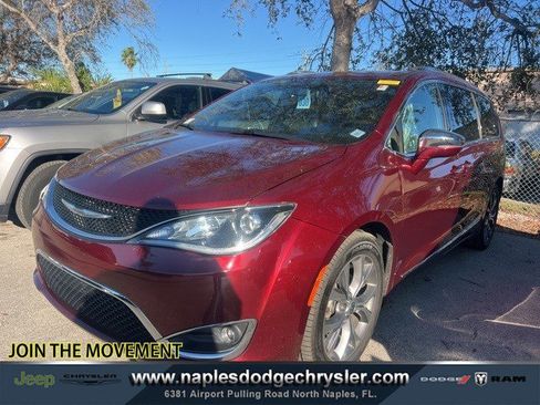Used 2020 Chrysler Pacifica Limited image 1