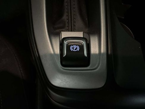 Used 2024 Chevrolet Trax LS w/ LS Convenience Package FWD image 25