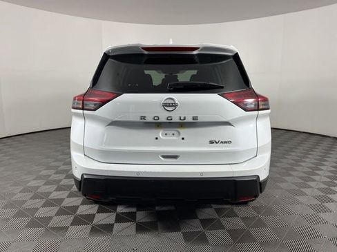 Used 2024 Nissan Rogue SV image 12