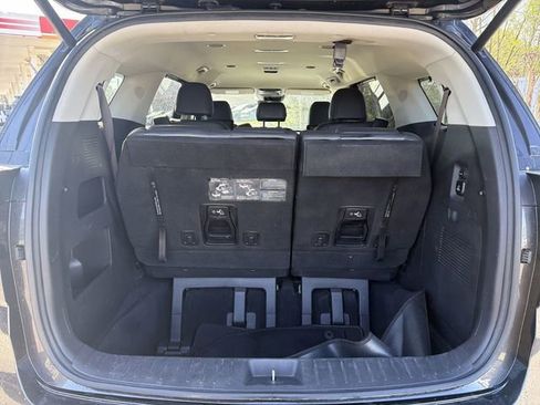 Used 2022 Kia Carnival SX image 24