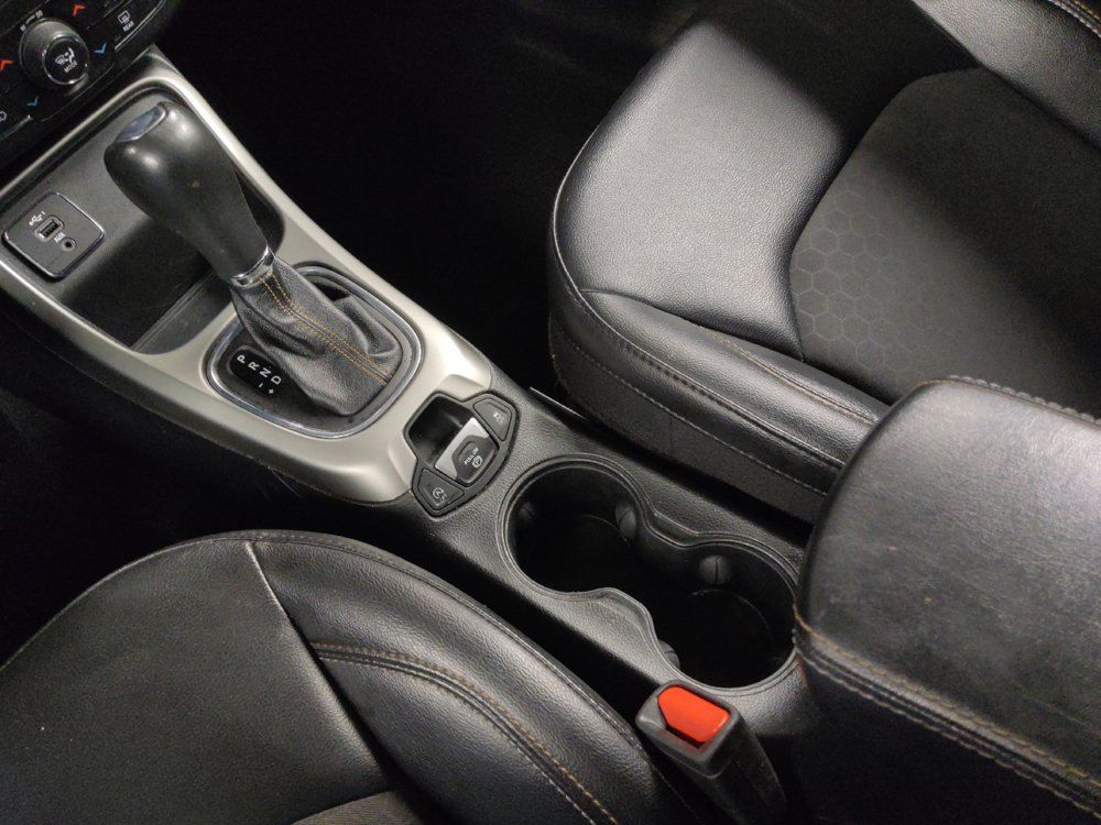 Used 2021 Jeep Compass Latitude FWD image 26