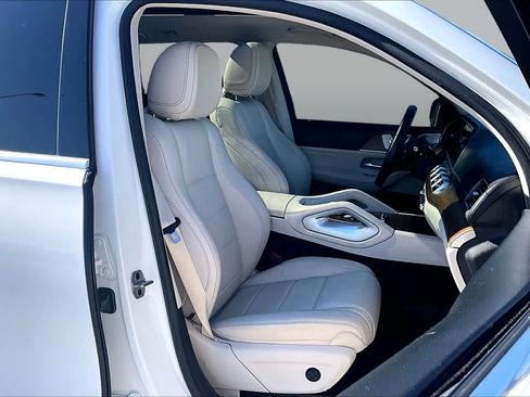 Used 2022 Mercedes-Benz GLS 450 4MATIC image 9