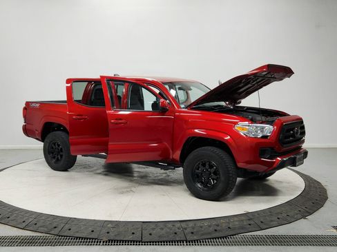 Used 2023 Toyota Tacoma SR image 9