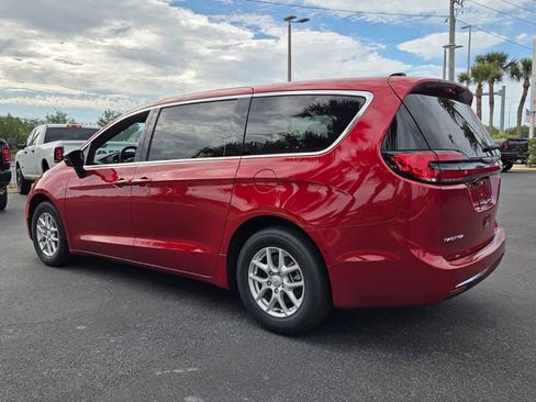 New 2026 Chrysler Pacifica Select FWD image 5