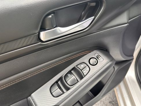 Used 2020 Nissan Altima 2.5 SR w/ Premium Package image 5