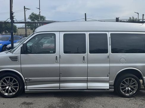 Used 2014 GMC Savana 1500 RWD image 3