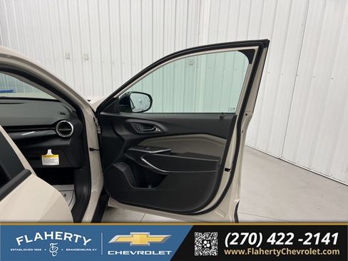 New 2026 Chevrolet Trax ACTIV w/ Driver Confidence Package FWD image 14