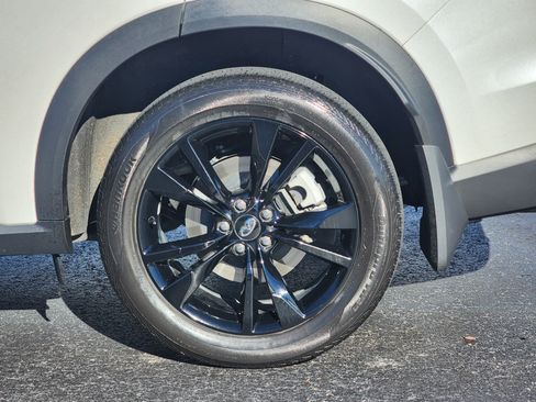 Used 2025 INFINITI QX60 Luxe w/ Black Edition image 9