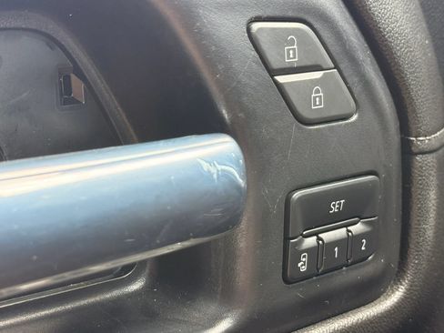 Used 2021 Chevrolet Silverado 1500 LTZ AWD/4WD image 29