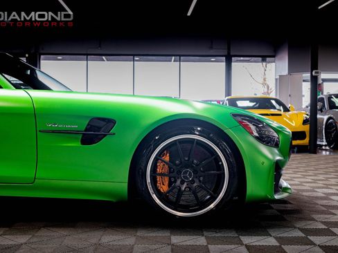 Used 2018 Mercedes-Benz AMG GT R image 28
