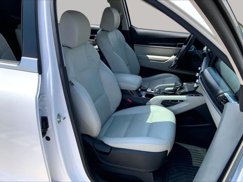 Certified 2023 Kia Telluride S w/ S Sunroof Package FWD image 9