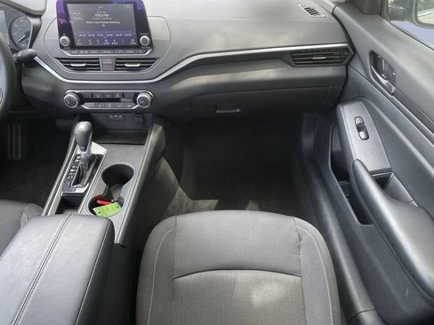 Used 2025 Nissan Altima 2.5 S FWD image 16