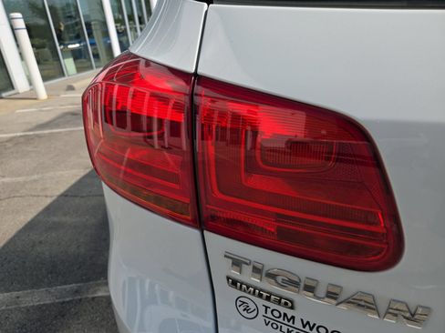 Used 2017 Volkswagen Tiguan Limited w/ Premium Package AWD/4WD image 9