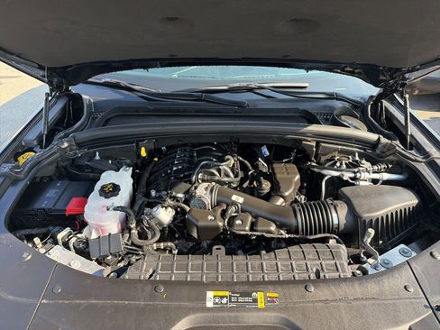 Used 2025 Jeep Grand Cherokee Laredo image 16