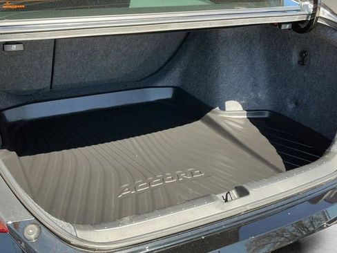 Used 2021 Honda Accord Touring image 14