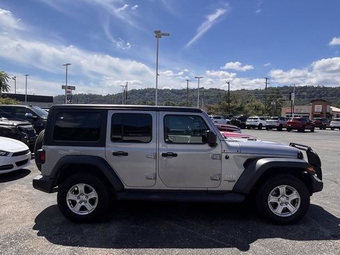 Used 2018 Jeep Wrangler Unlimited Sport S AWD/4WD image 6