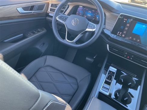 New 2026 Volkswagen Atlas SE image 10