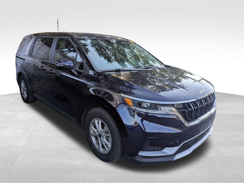 Certified 2024 Kia Carnival LX image 6