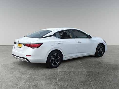 Used 2024 Nissan Sentra SV image 5