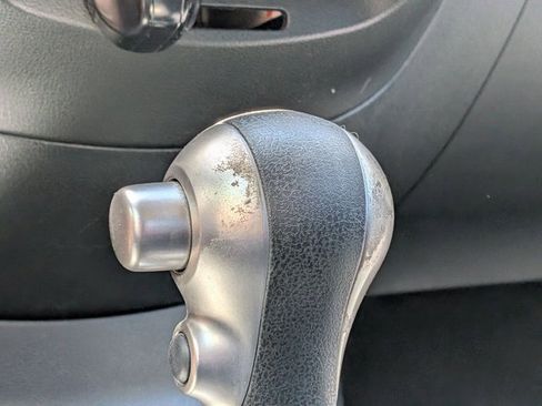 Used 2016 Nissan Versa SV w/ SV Appearance Package FWD image 10