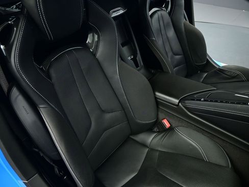 Used 2023 Chevrolet Corvette Stingray w/ Z51 Performance Package image 18