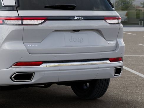New 2025 Jeep Grand Cherokee Overland w/ Adv Protech Group III AWD/4WD image 14