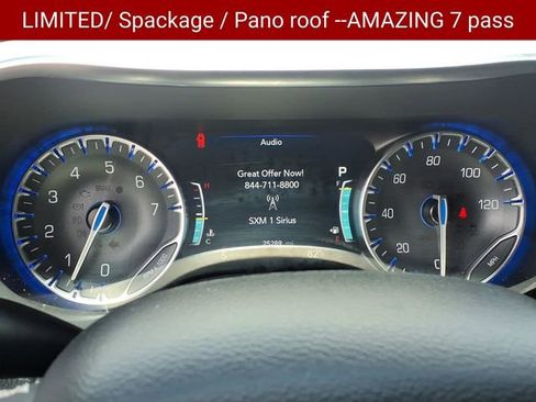Used 2025 Chrysler Pacifica Limited FWD image 19