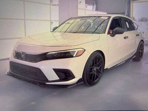Used 2022 Honda Civic Sport image 2